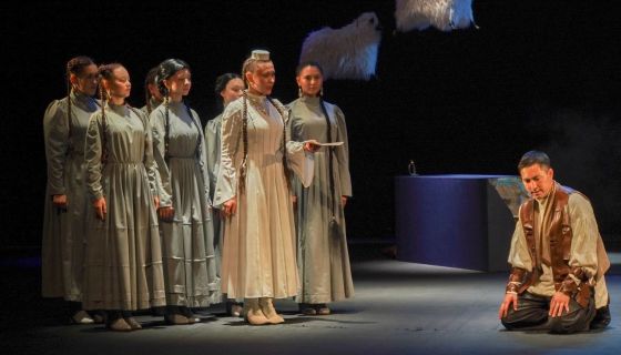 Спектакль «Ак Калфак / Её белый калфак»