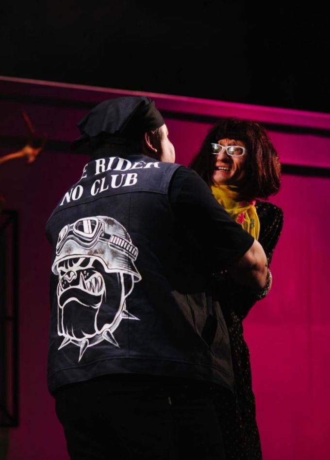 Спектакль «Башыңа төшсә / Мифоман»