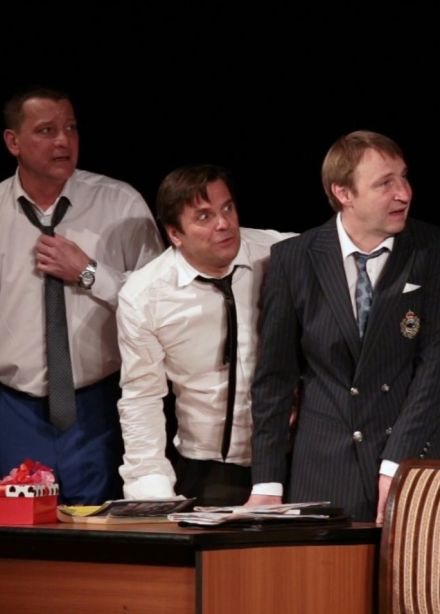 Спектакль «Трое на качелях»